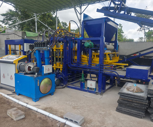 QT4-15 Block Machine